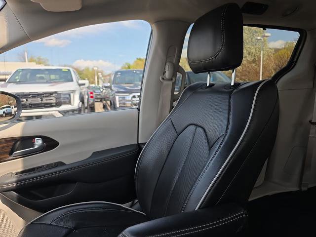 Used 2024 Chrysler Pacifica Limited FWD image 40