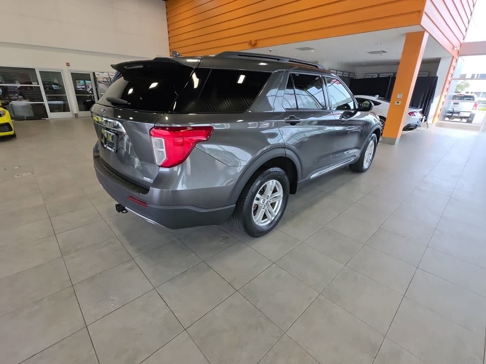 Certified 2020 Ford Explorer XLT w/ Equipment Group 202A AWD/4WD image 10