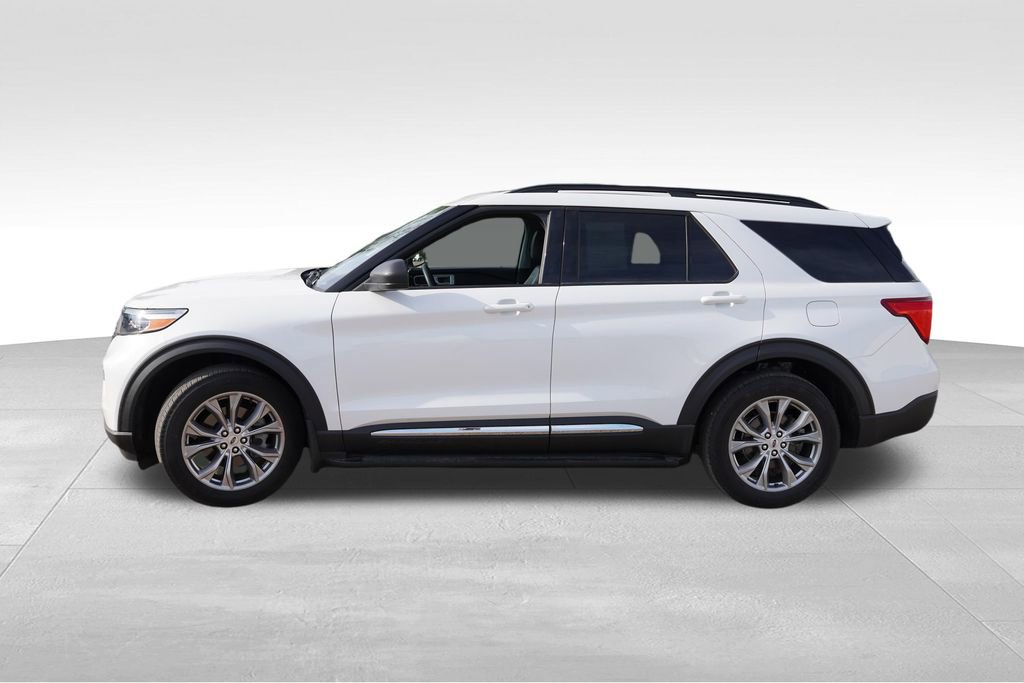 Certified 2023 Ford Explorer XLT w/ Equipment Group 202A AWD/4WD image 9