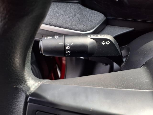 Used 2025 Nissan Kicks SV w/ Charging Package FWD image 11