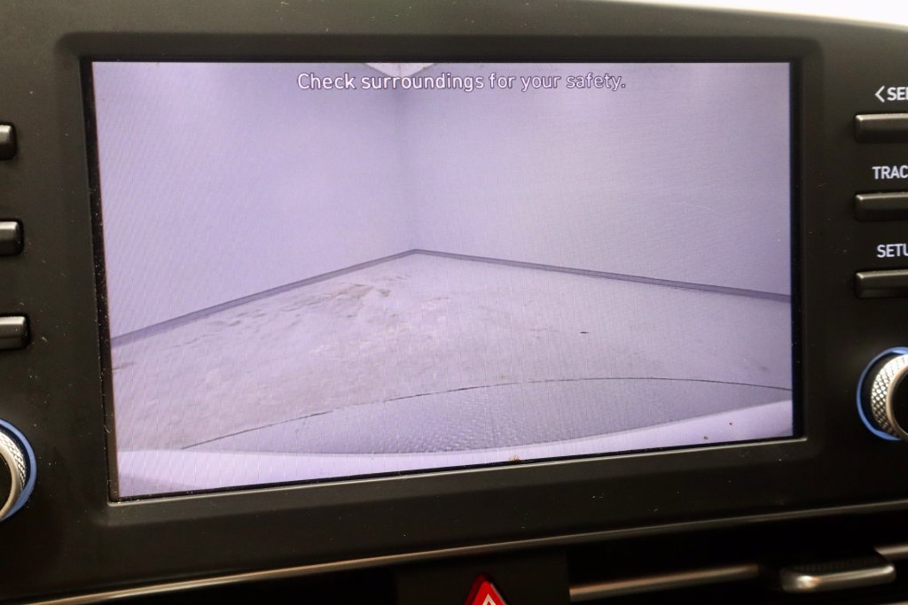 Used 2022 Hyundai Elantra SEL FWD image 2