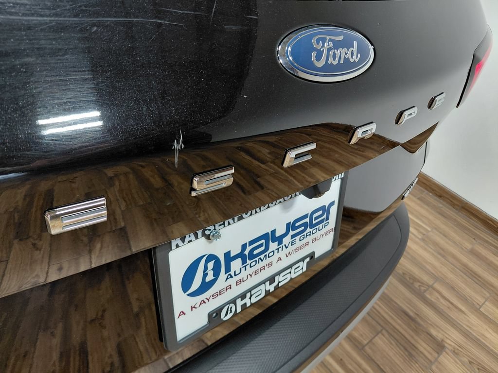 Certified 2025 Ford Escape Platinum AWD/4WD image 14