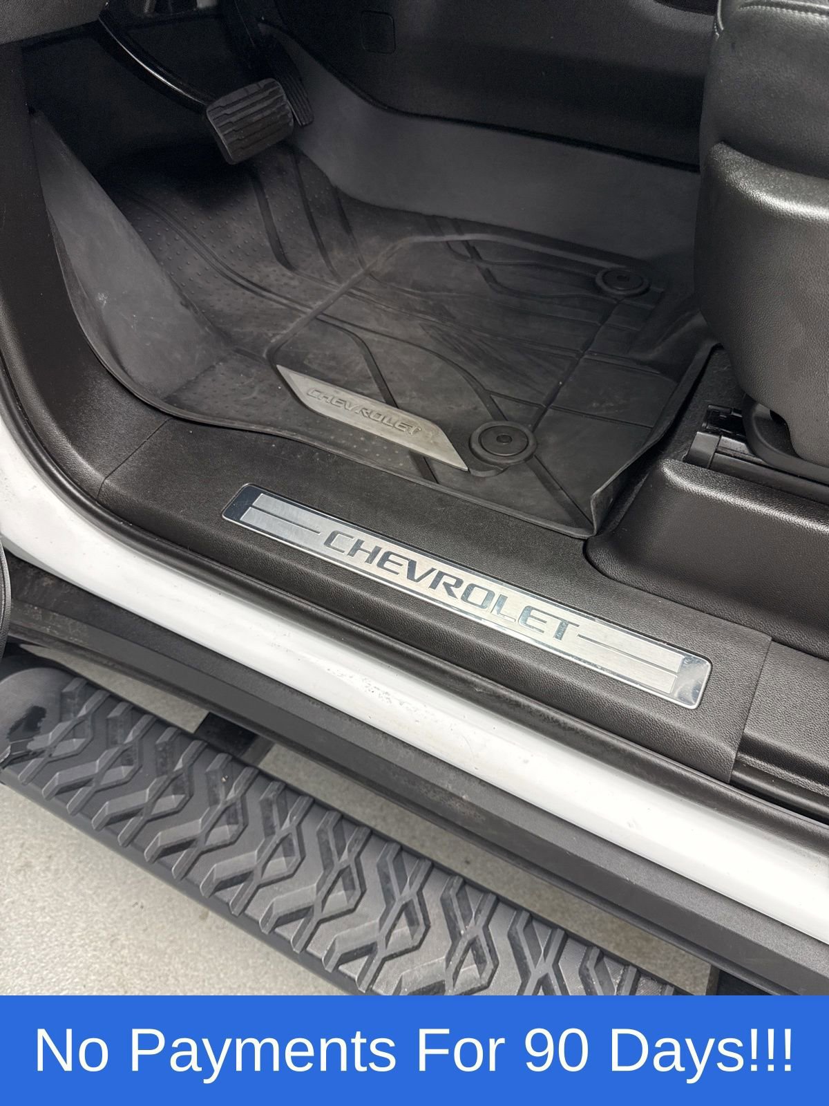 Used 2023 Chevrolet Suburban Z71 w/ Luxury Package image 17