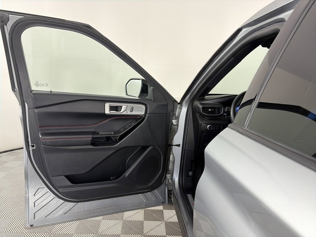 Certified 2022 Ford Explorer ST-Line w/ Class IV Trailer Tow Package image 10