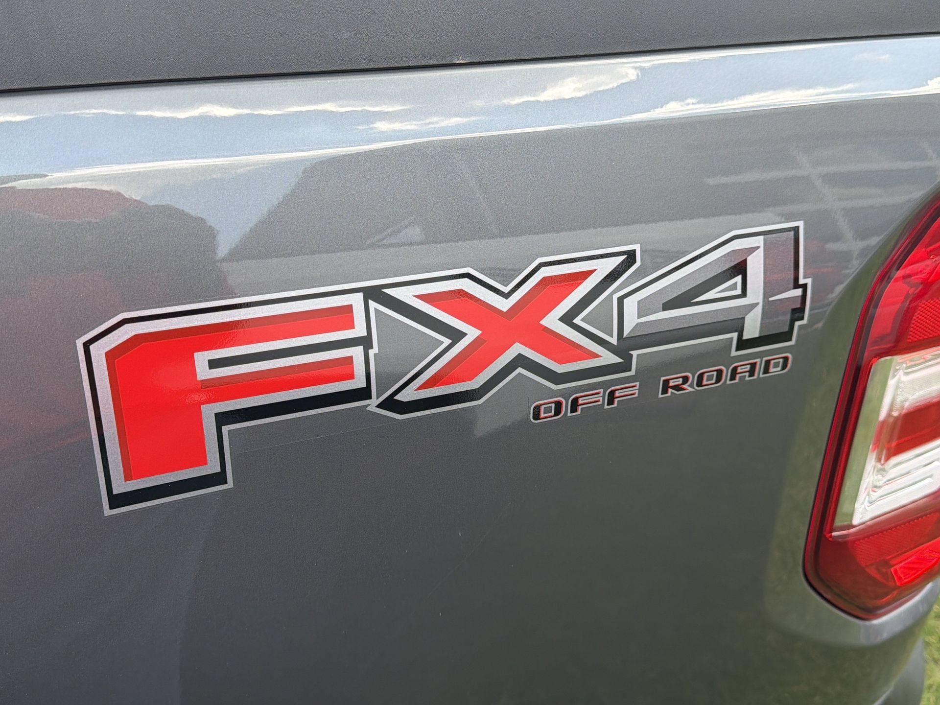Certified 2025 Ford Maverick XLT w/ XLT Luxury Package AWD/4WD image 8