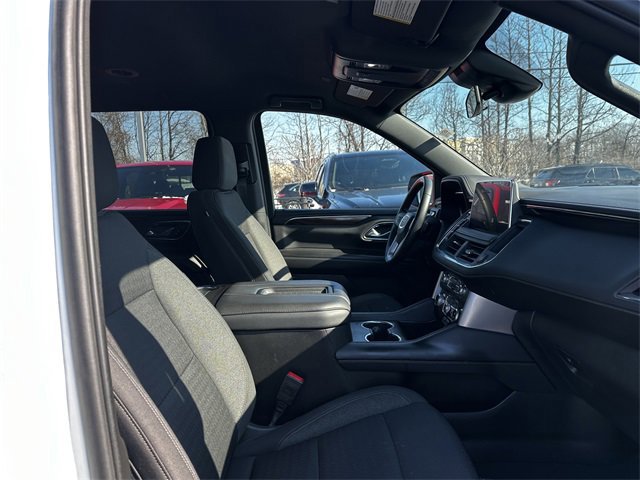 Used 2023 GMC Yukon XL SLE image 32