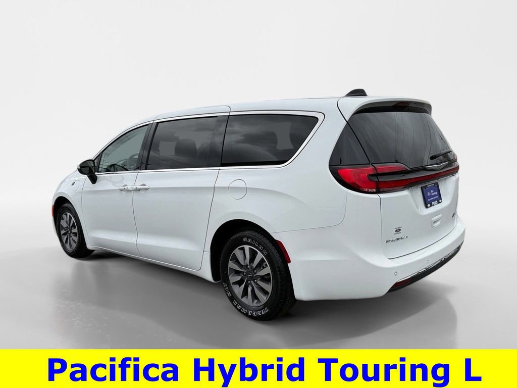 Used 2023 Chrysler Pacifica Touring-L image 5