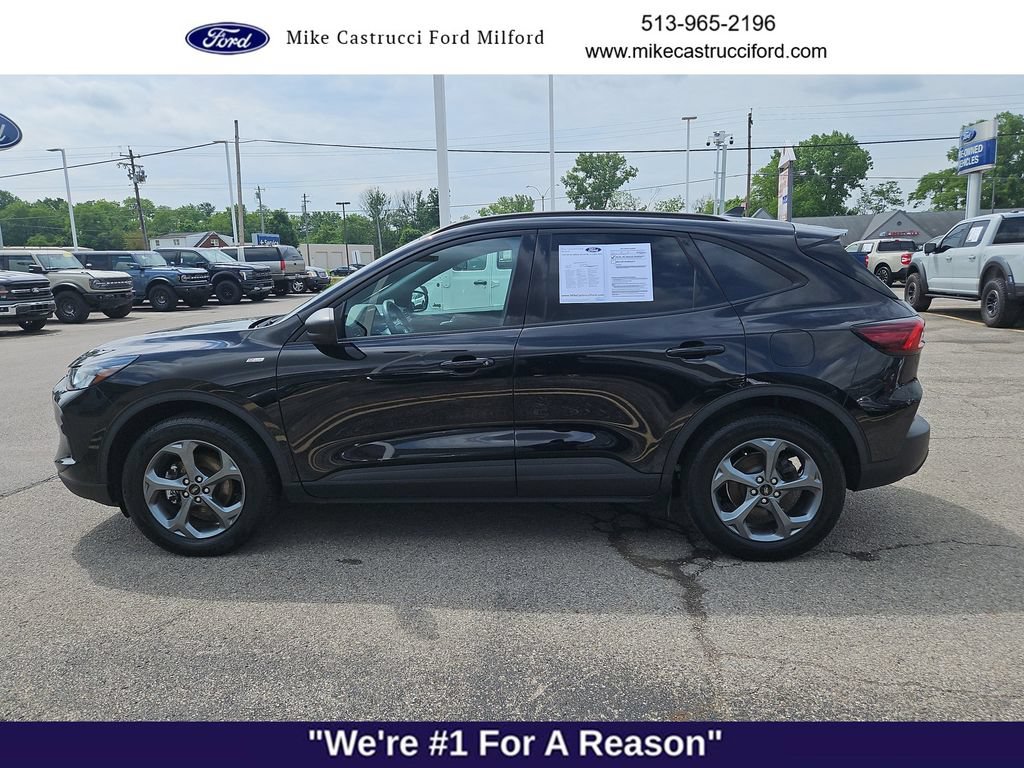 Certified 2025 Ford Escape ST-Line AWD/4WD image 2