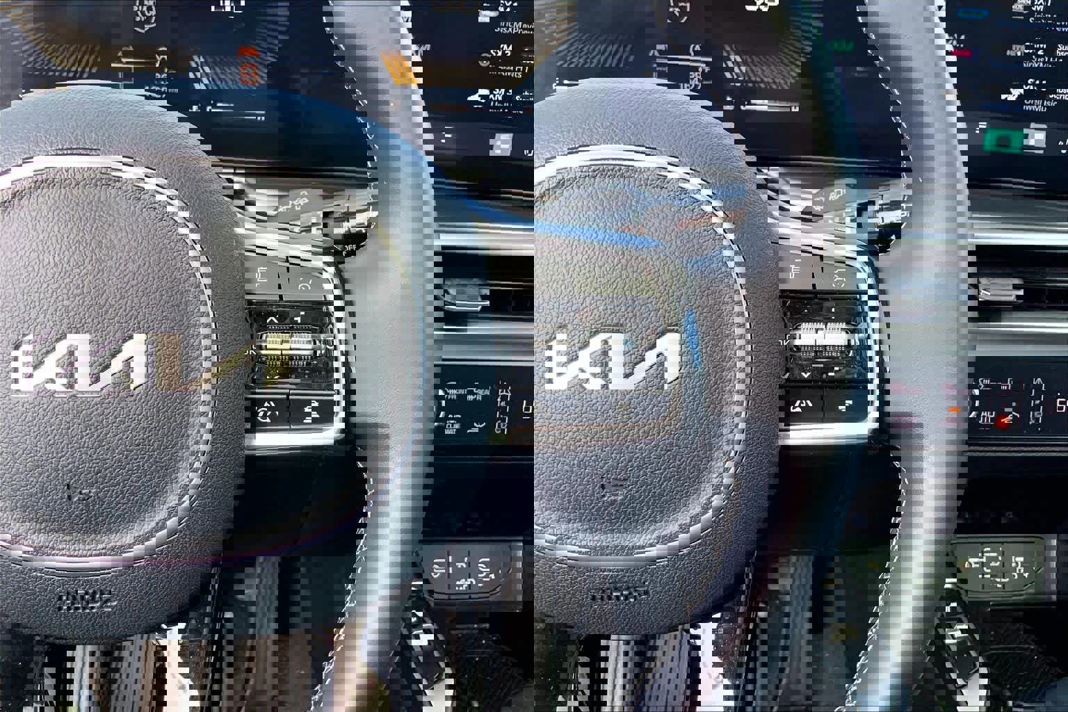 Used 2025 Kia Sorento S w/ Panoramic Sunroof Package image 25