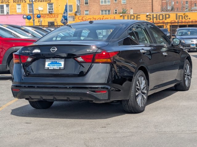 Used 2024 Nissan Altima 2.5 SV FWD image 4
