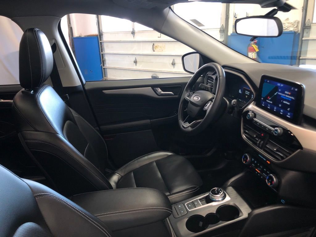 Certified 2022 Ford Escape SEL w/ Technology Package image 28