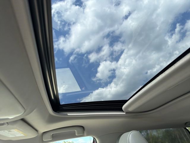 Used 2020 Toyota RAV4 XLE Premium FWD image 28