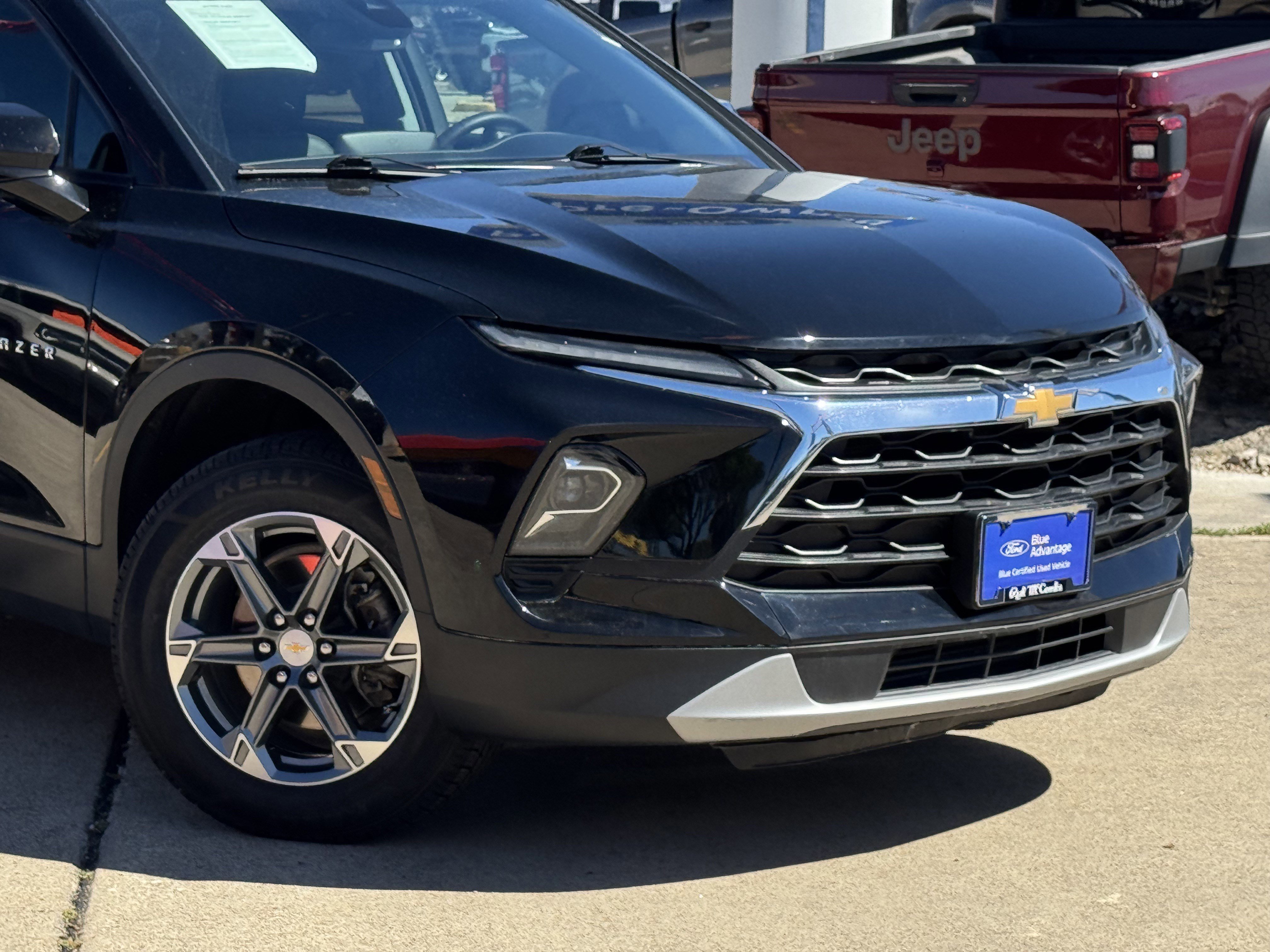 Used 2024 Chevrolet Blazer LT image 2