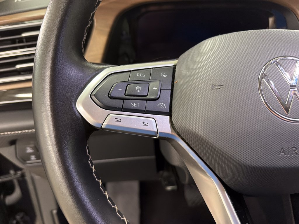 Used 2025 Volkswagen Atlas SE FWD image 19