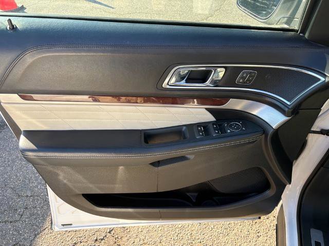 Certified 2018 Ford Explorer Platinum image 11