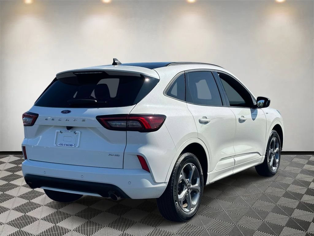 Certified 2024 Ford Escape ST-Line w/ Tech Pack #1 AWD/4WD image 4