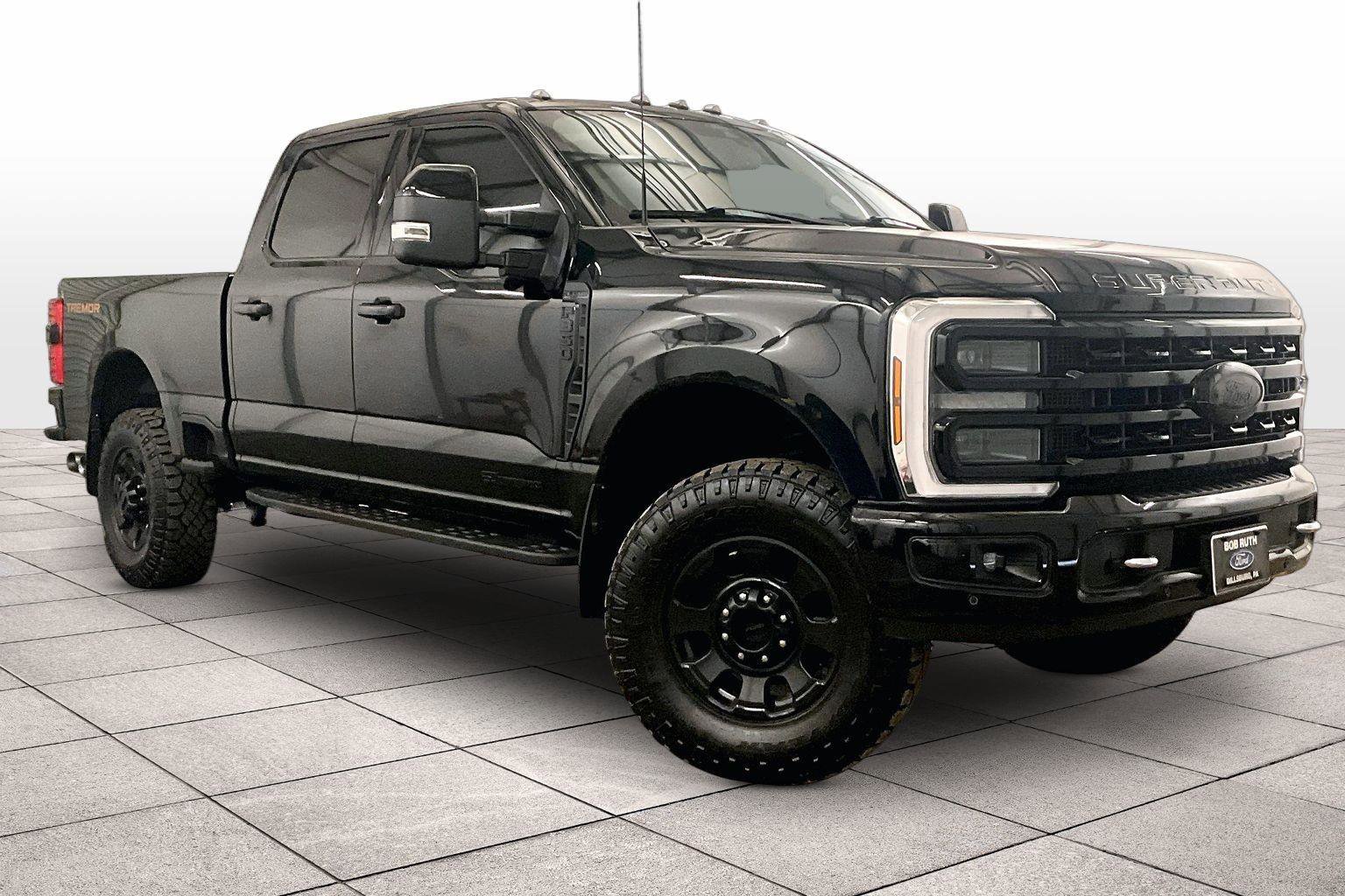 Certified 2024 Ford F350 Platinum w/ Tremor Off-Road Package image 2