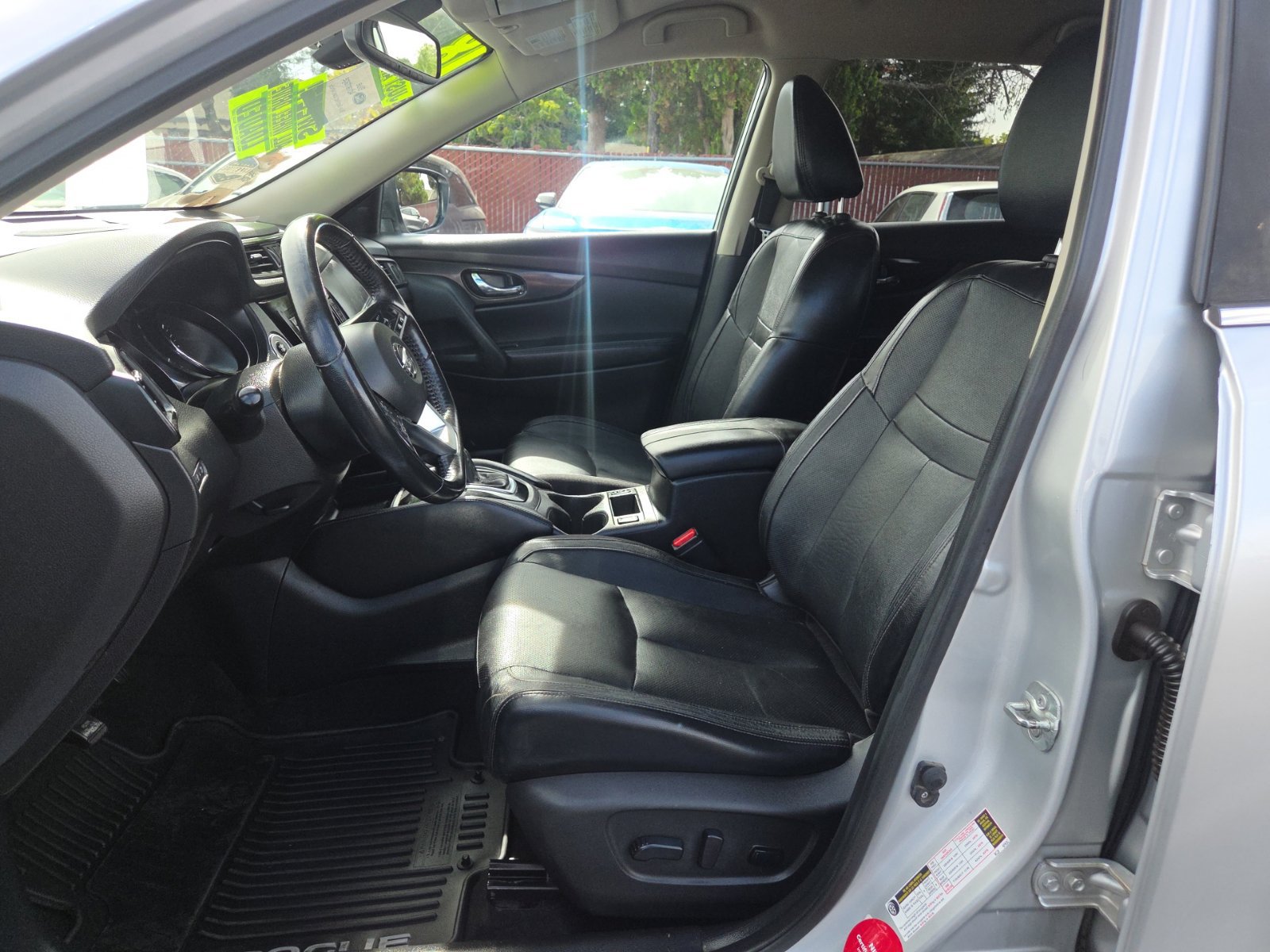 Used 2018 Nissan Rogue SL AWD/4WD image 16