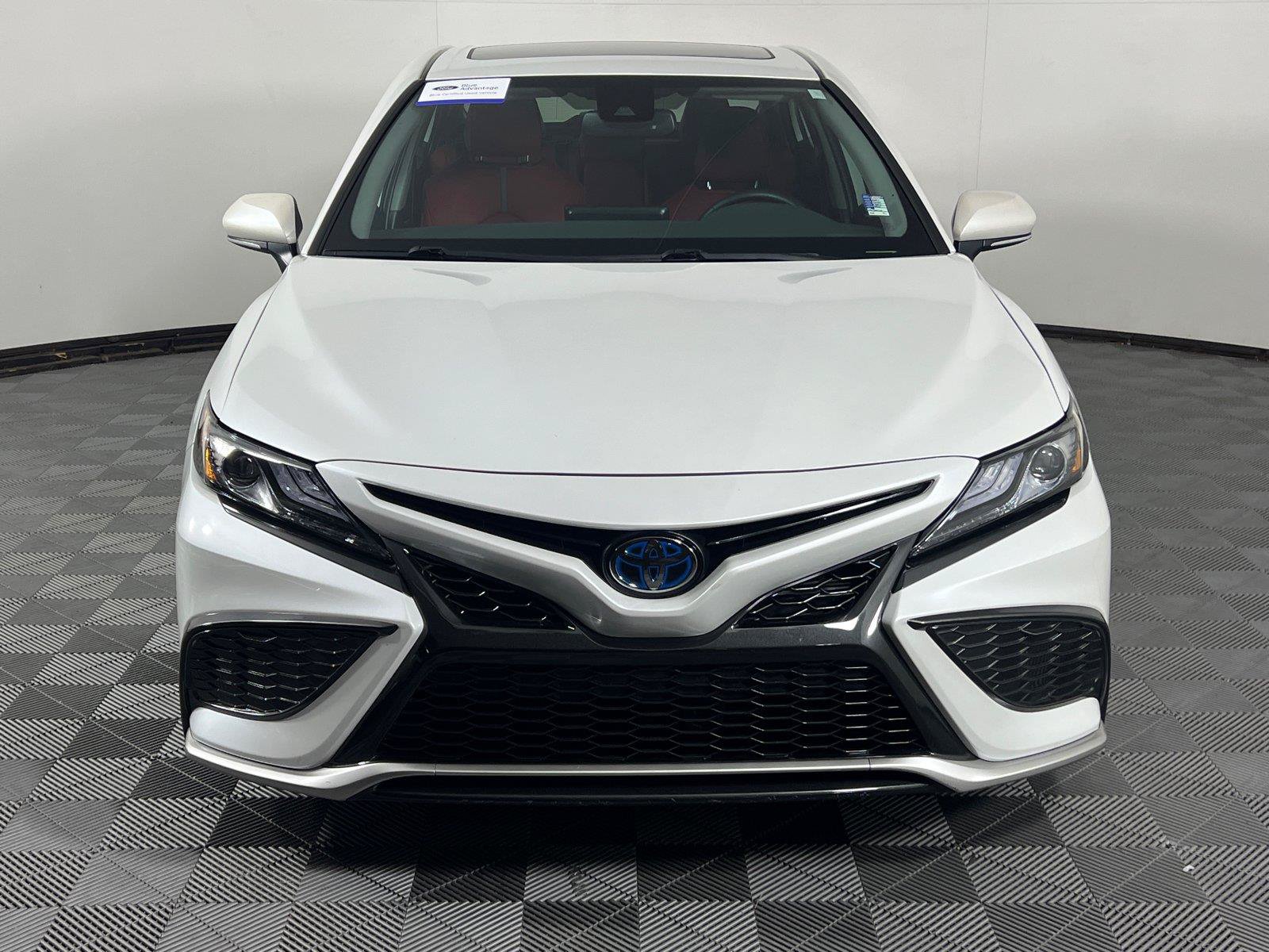 Used 2021 Toyota Camry XSE FWD image 2