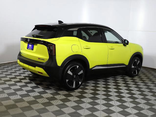 Used 2025 Nissan Kicks SR image 4