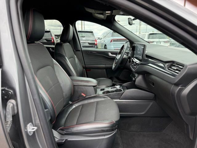 Certified 2024 Ford Escape ST-Line w/ Tech Pack #1 AWD/4WD image 17