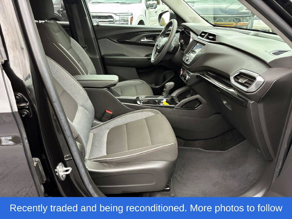 Used 2022 Chevrolet TrailBlazer LT FWD image 16