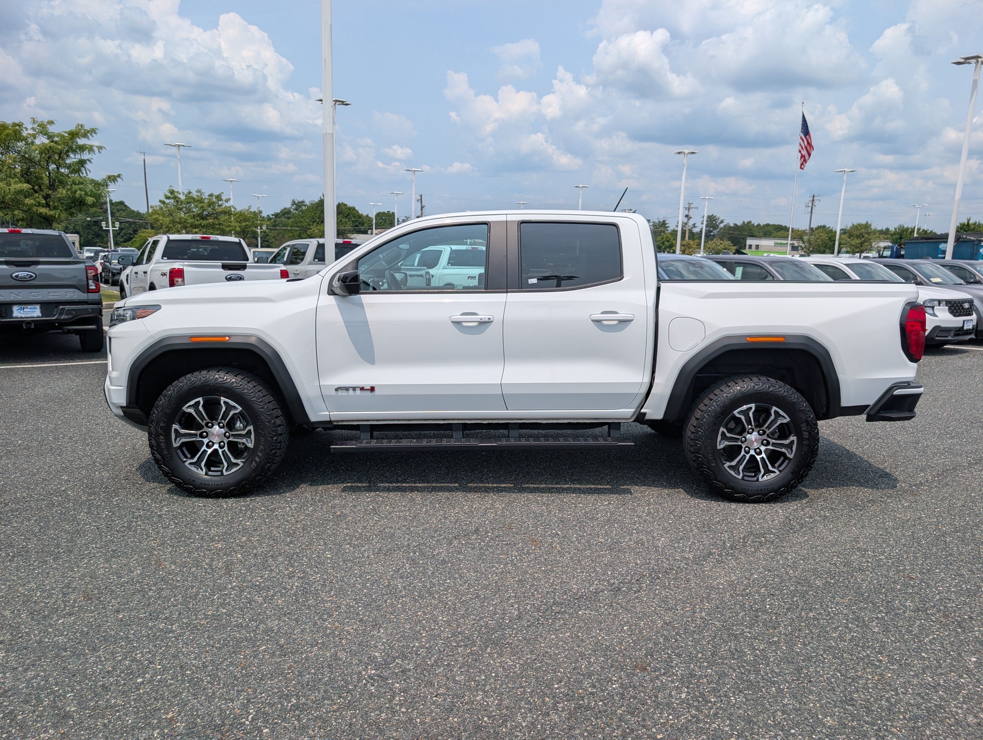 Used 2023 GMC Canyon AT4 w/ AT4 Premium Package AWD/4WD image 6