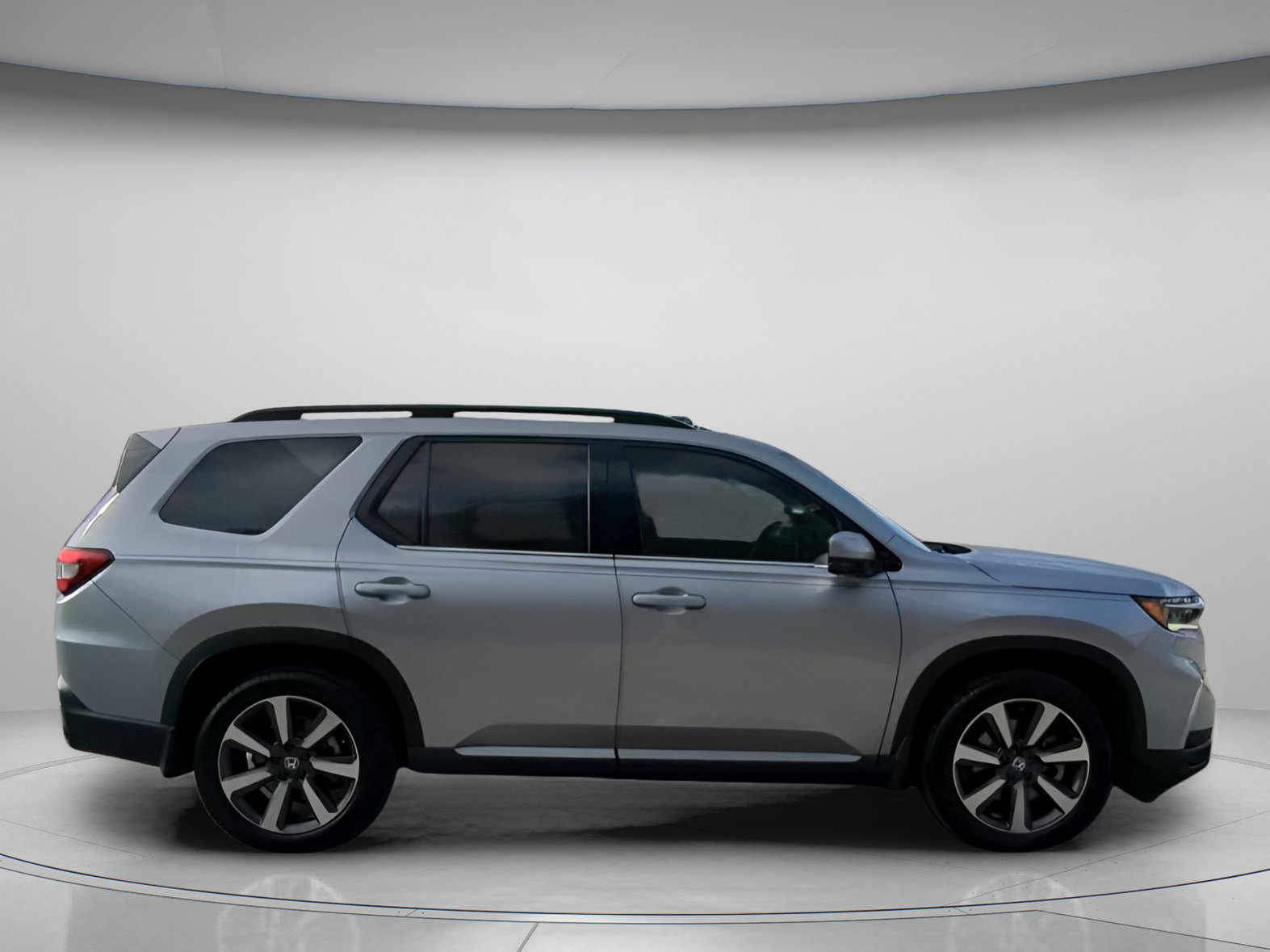 Used 2024 Honda Pilot Touring image 25