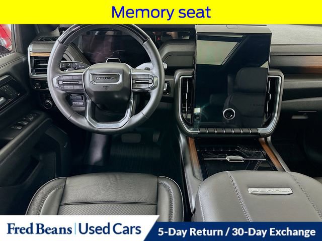 Used 2025 GMC Yukon Denali w/ Denali Reserve Package AWD/4WD image 30