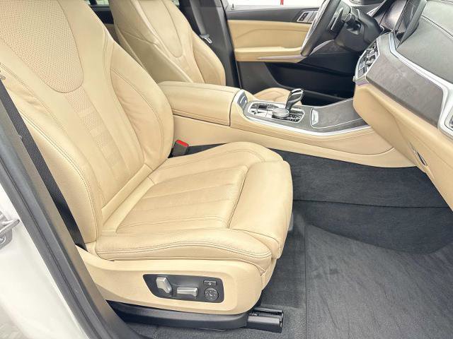 Used 2022 BMW X5 sDrive40i w/ M Sport Package image 11