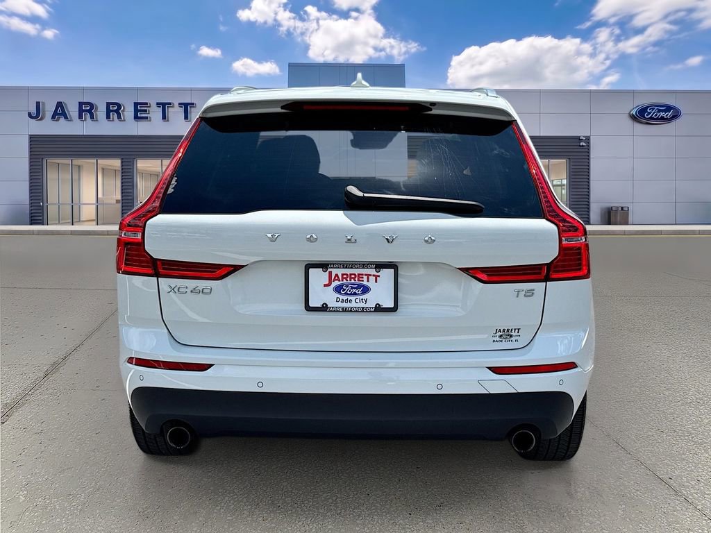 Used 2021 Volvo XC60 T5 Momentum w/ Premium Package FWD image 6