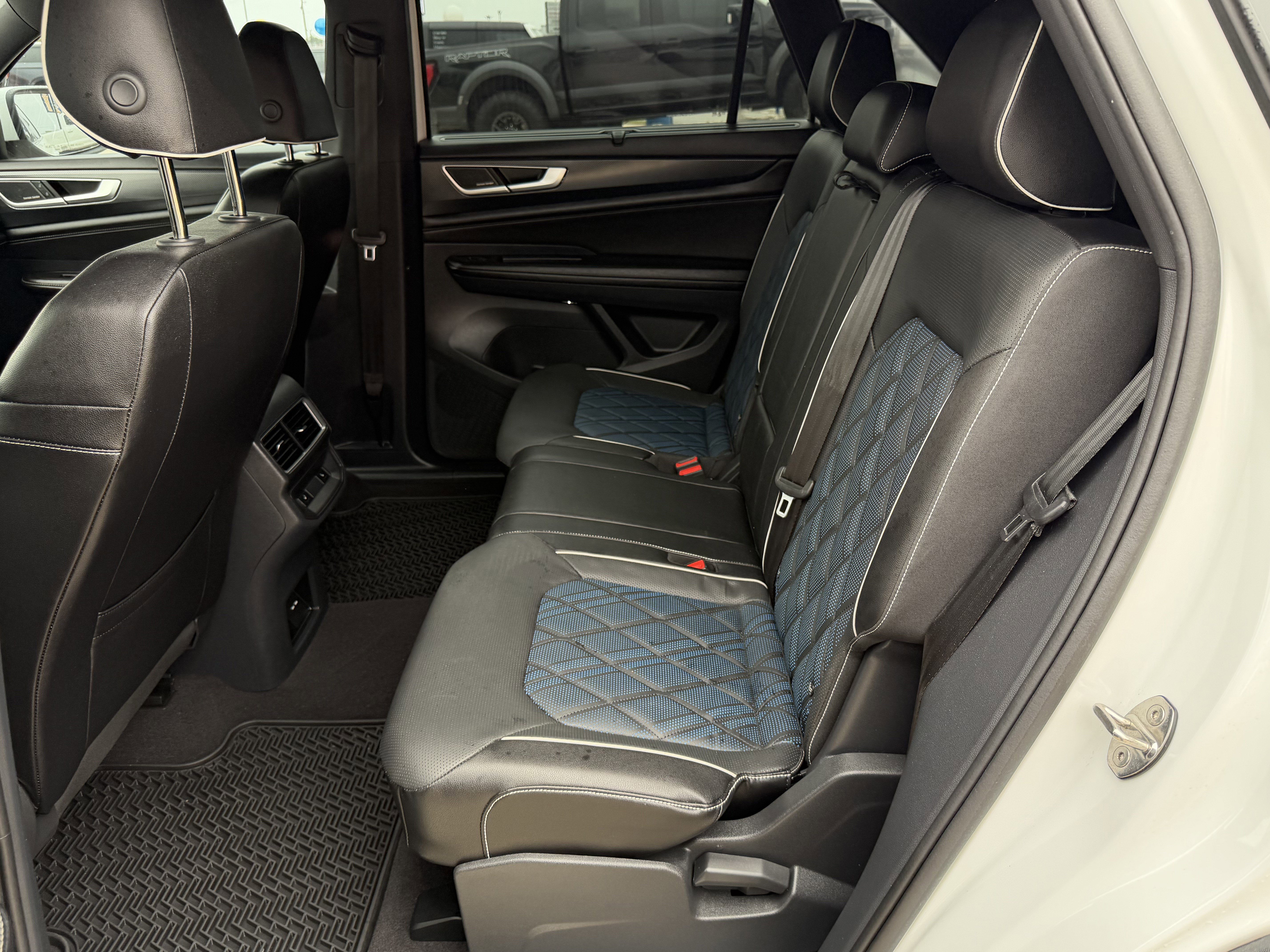 Used 2024 Volkswagen Atlas Cross Sport SEL Premium R-Line image 12