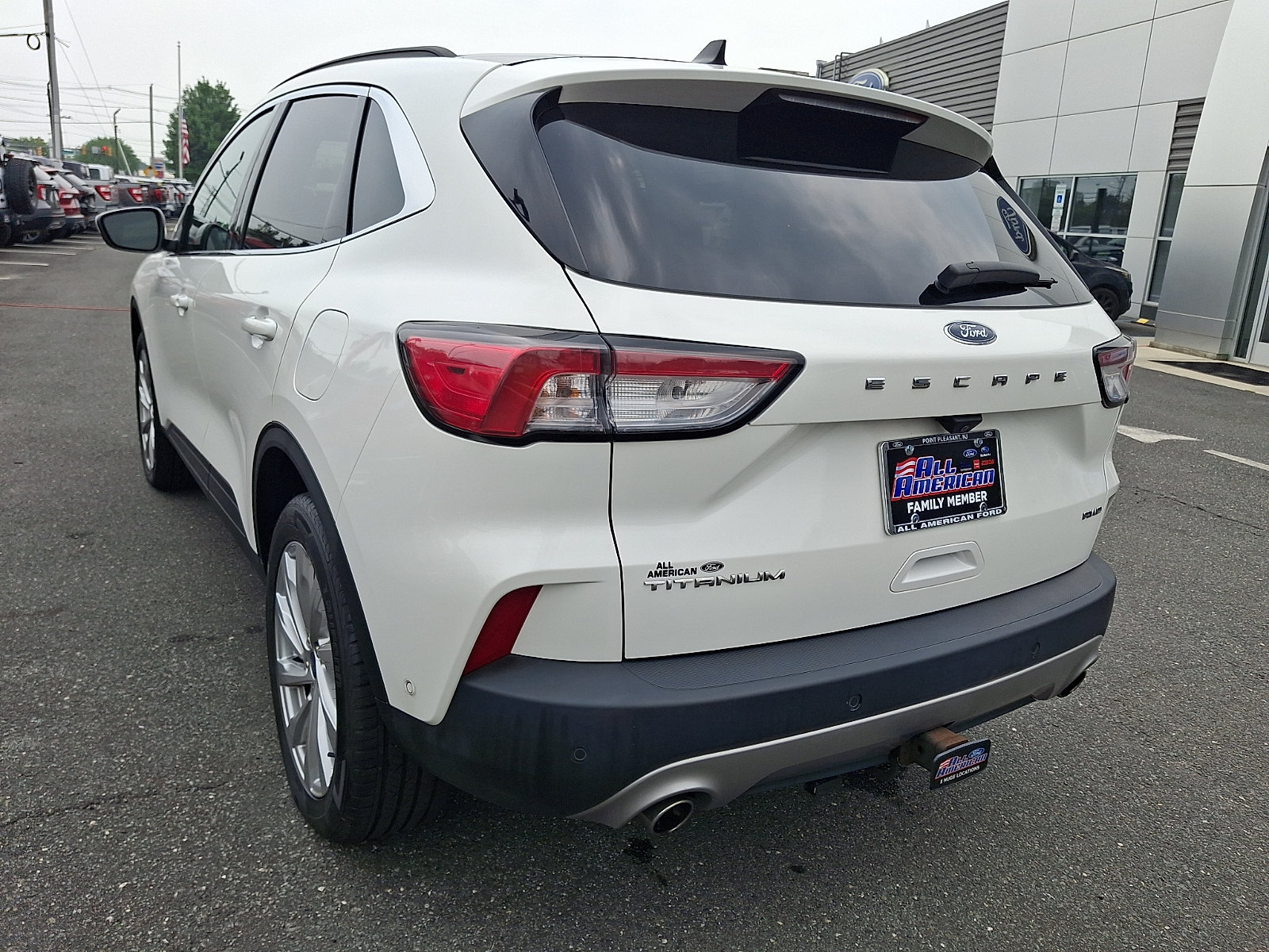 Certified 2022 Ford Escape Titanium w/ Titanium Elite Package AWD/4WD image 8