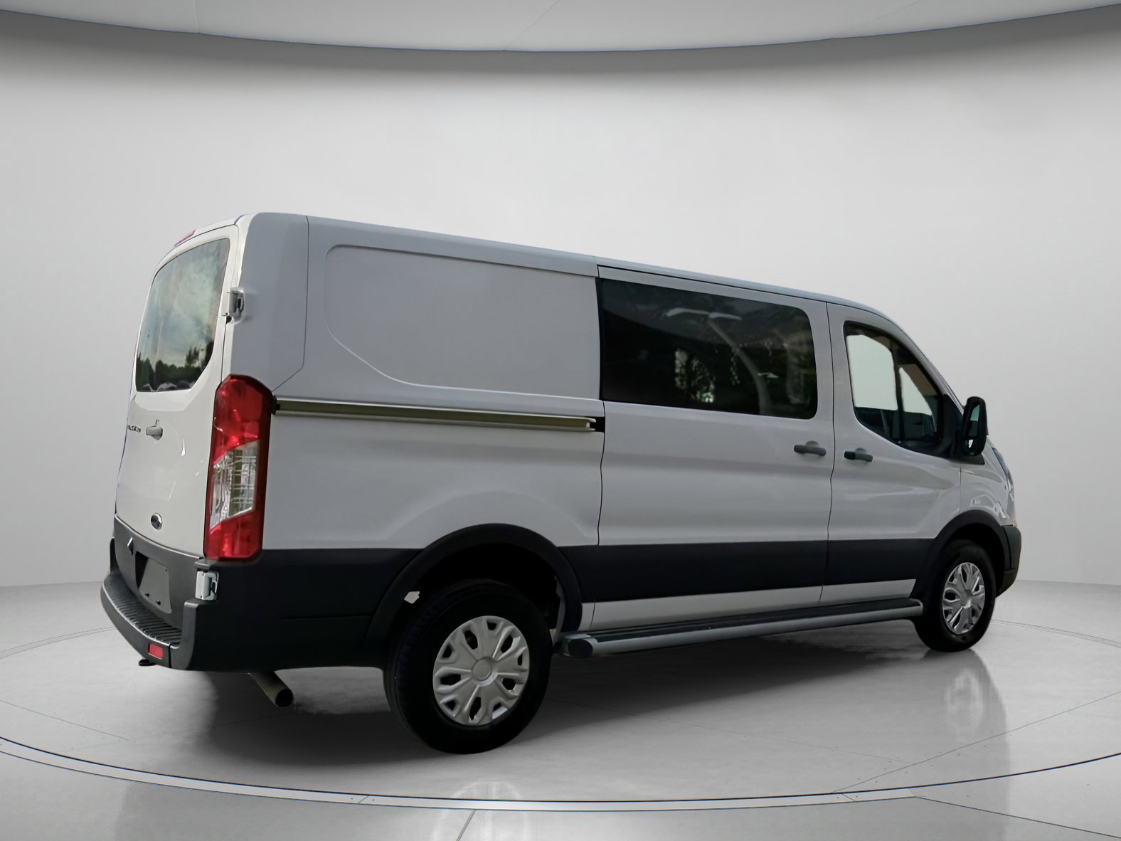 Certified 2024 Ford Transit 250 w/ Exterior Upgrade Package image 21