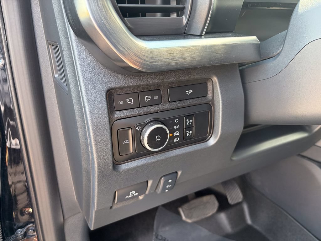 Certified 2024 Ford F250 Lariat w/ Lariat Ultimate Package AWD/4WD image 11