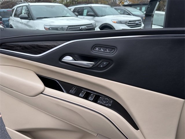 Used 2023 Cadillac Escalade ESV Premium Luxury w/ Performance Package image 34