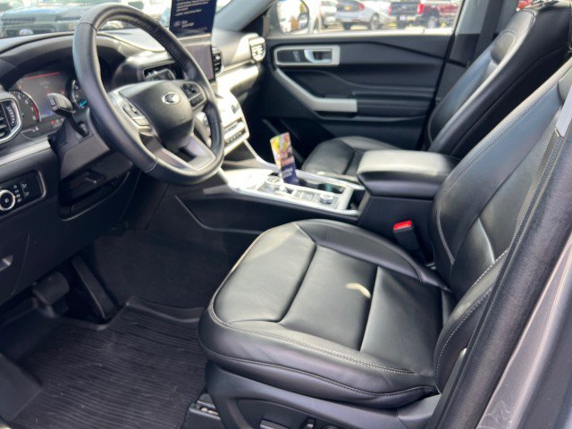 Certified 2023 Ford Explorer XLT w/ Equipment Group 202A AWD/4WD image 7