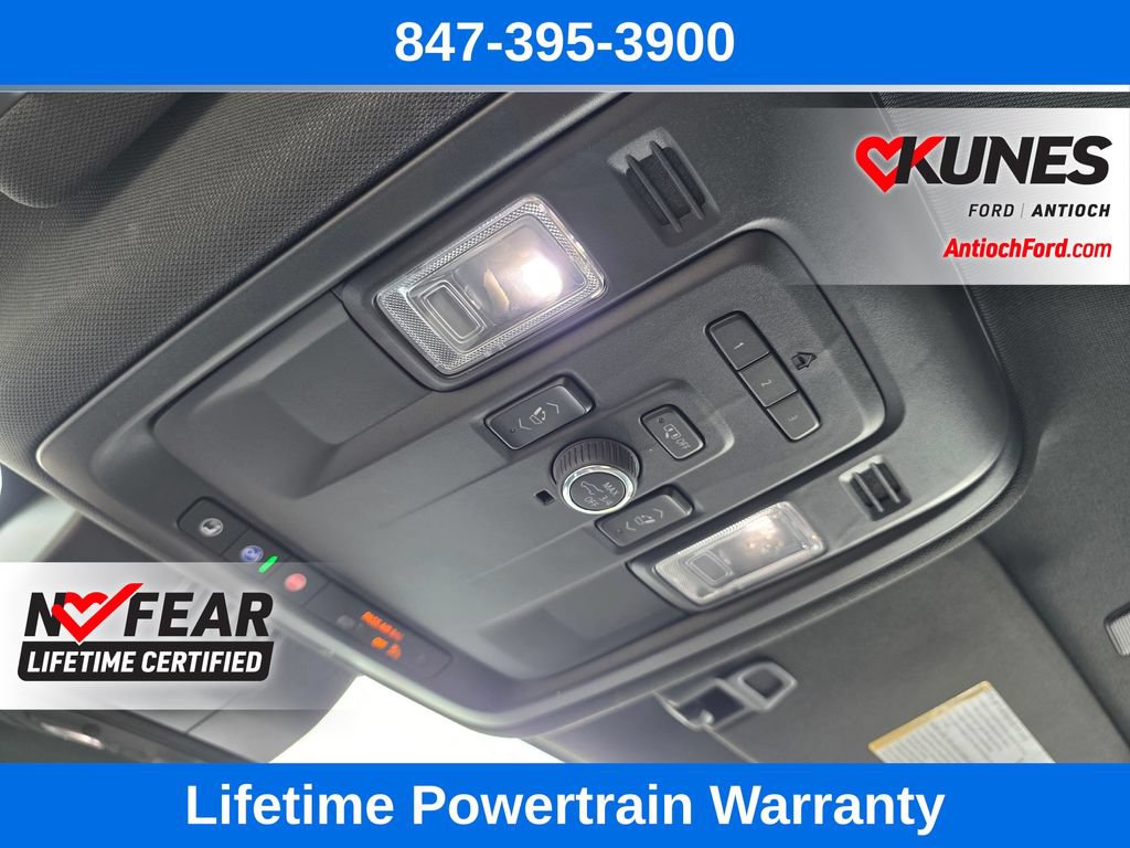 Used 2024 Chevrolet Suburban Premier AWD/4WD image 43