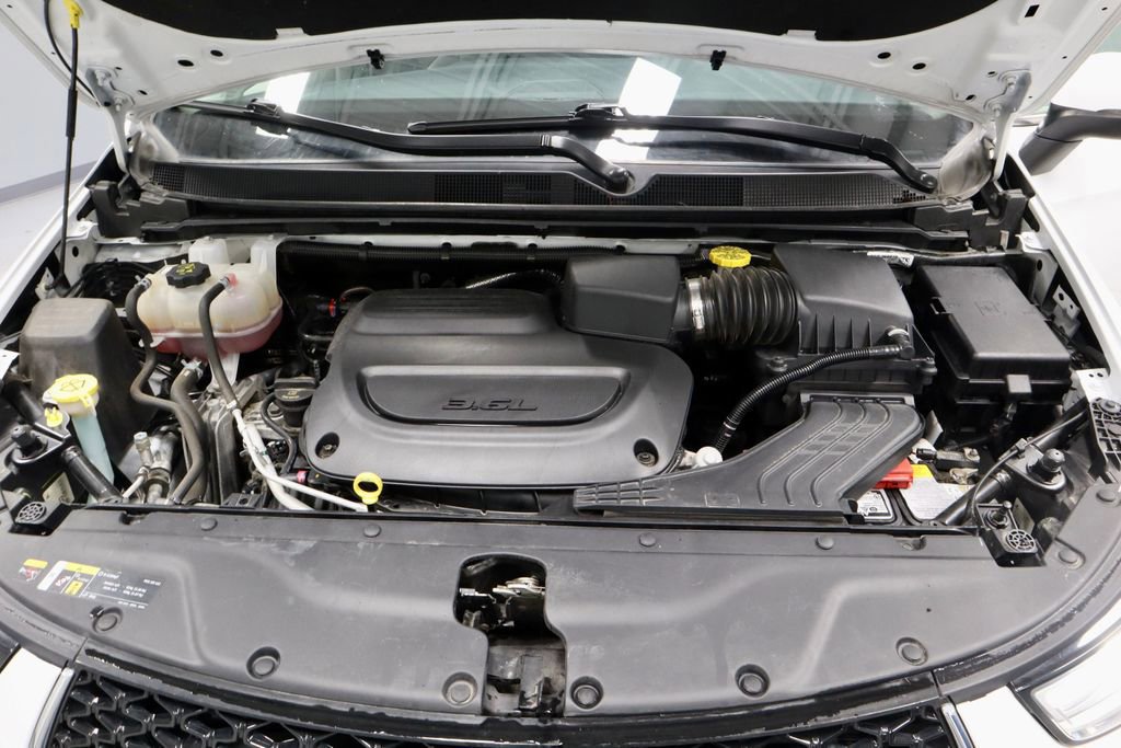 Used 2023 Chrysler Pacifica Touring-L image 17