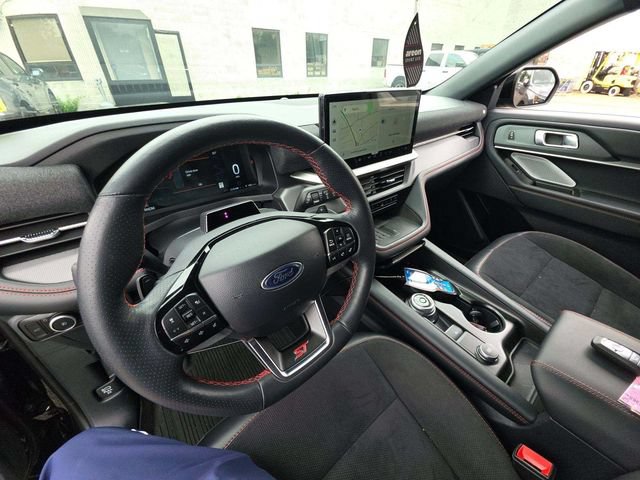 Certified 2025 Ford Explorer ST AWD/4WD image 10