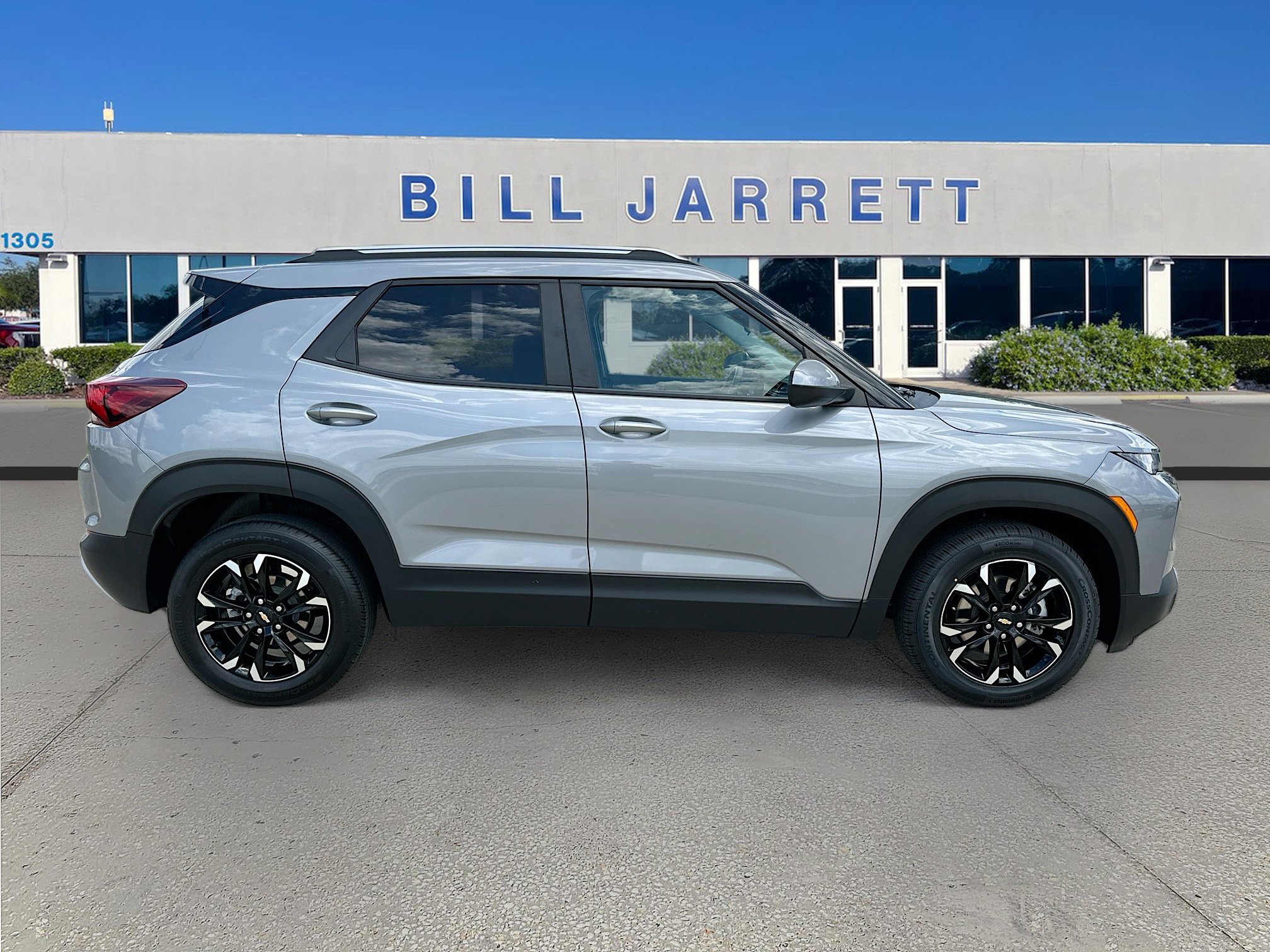 Used 2023 Chevrolet TrailBlazer LT FWD image 8