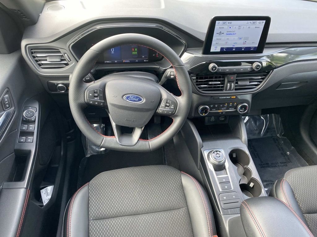 Certified 2025 Ford Escape ST-Line AWD/4WD image 16