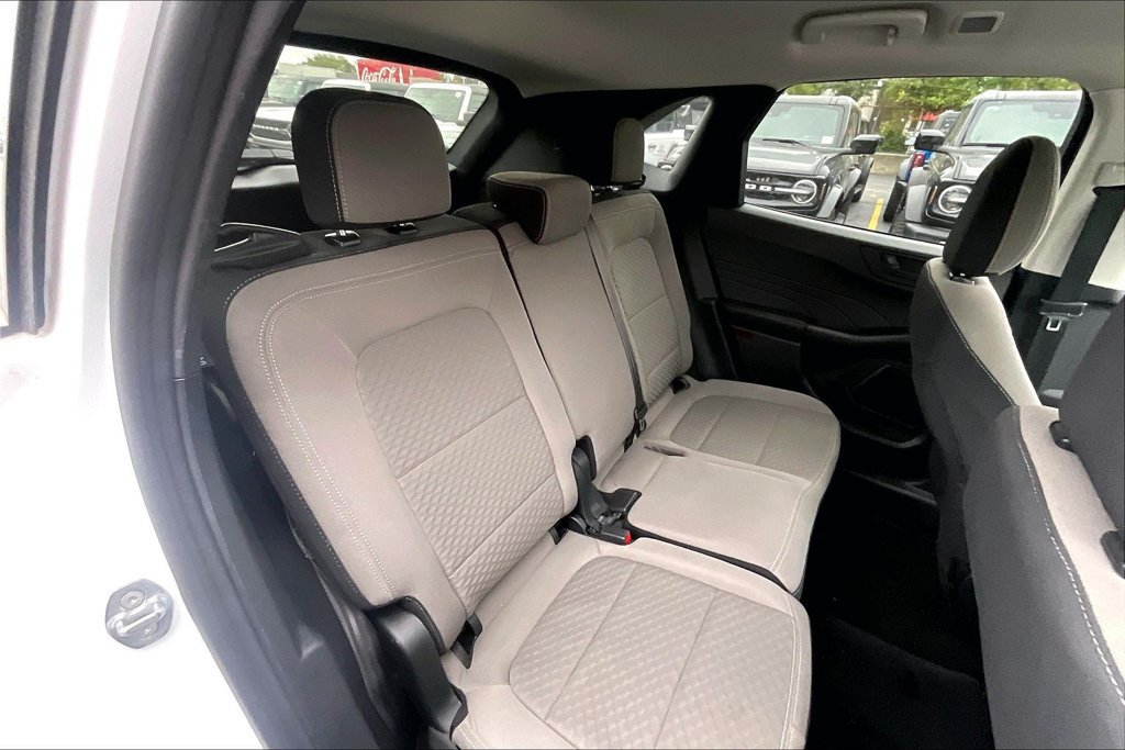Certified 2022 Ford Escape SE w/ Cold Weather Package AWD/4WD image 26
