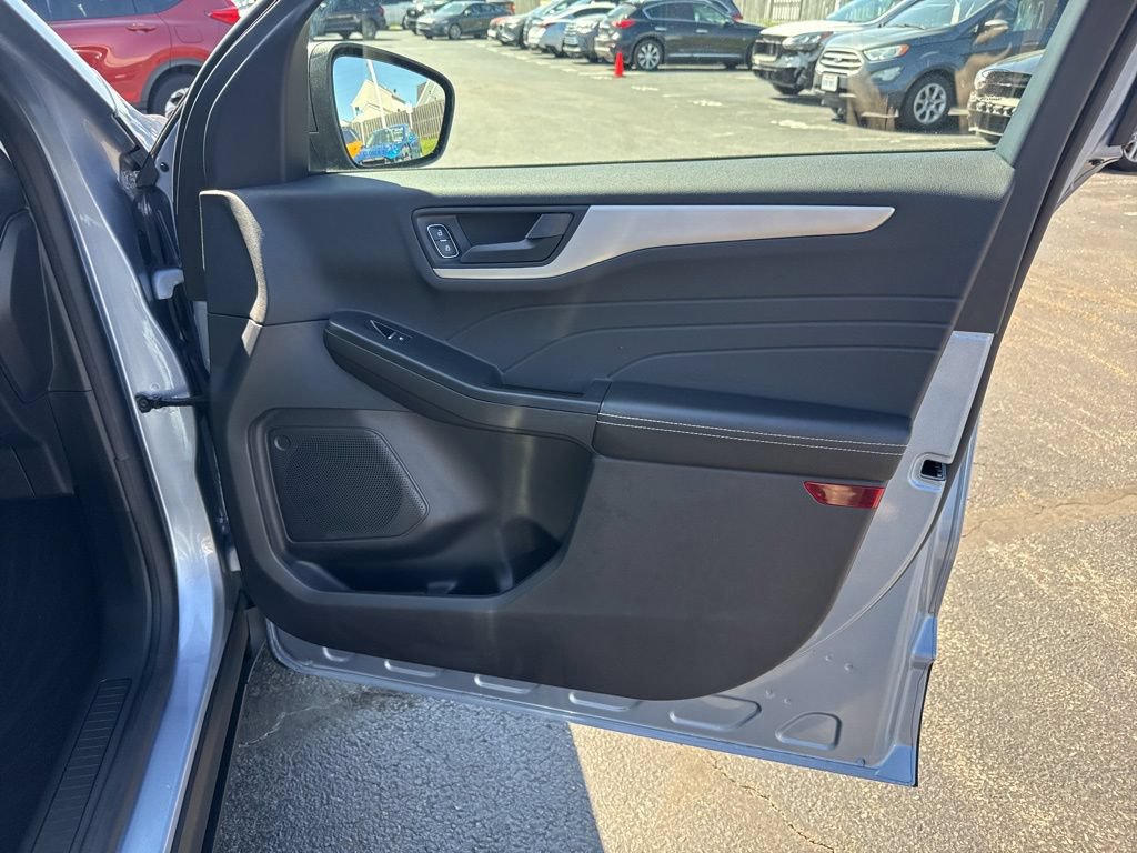 Certified 2022 Ford Escape SE w/ Cold Weather Package FWD image 34