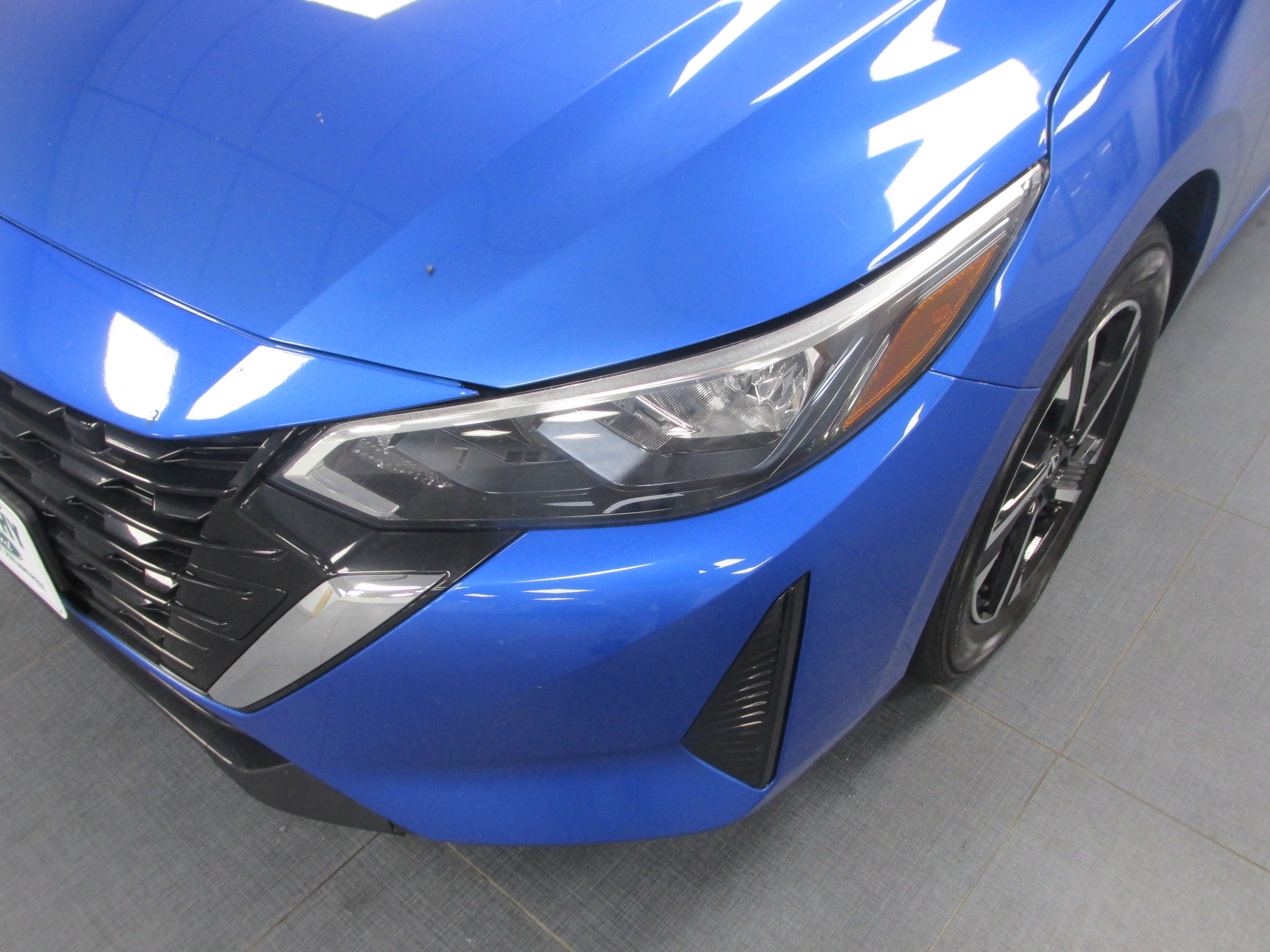 Used 2024 Nissan Sentra SV FWD image 9