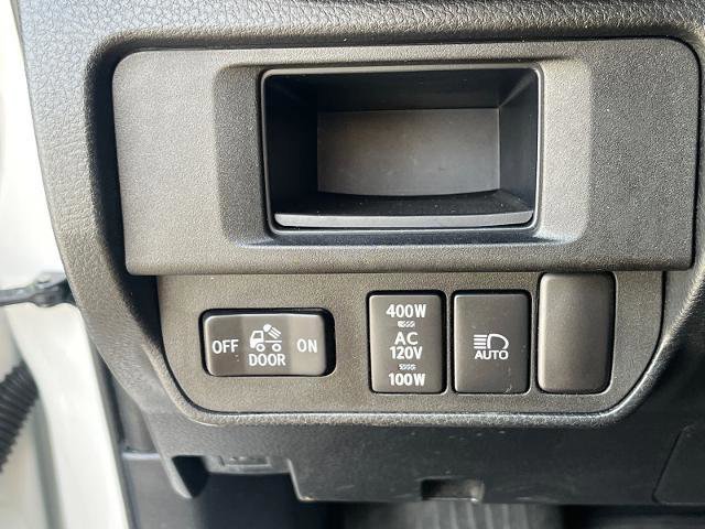 Used 2019 Toyota Tacoma TRD Sport image 17