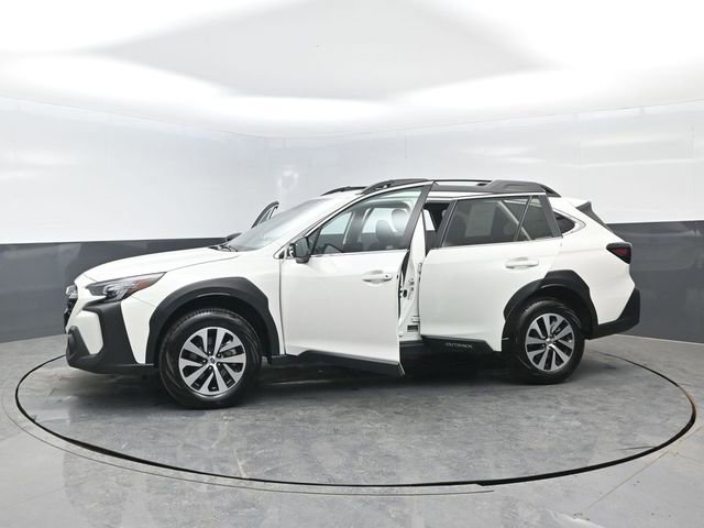 Used 2025 Subaru Outback Premium AWD/4WD image 26