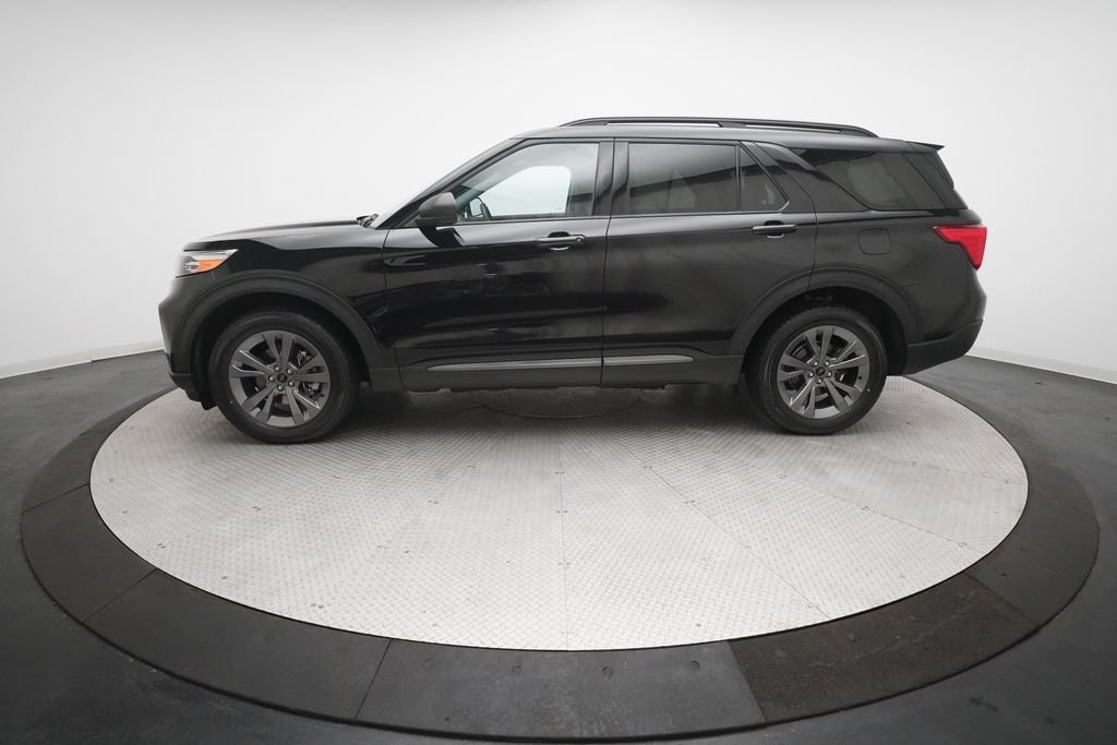 Certified 2023 Ford Explorer XLT w/ Equipment Group 202A AWD/4WD image 24