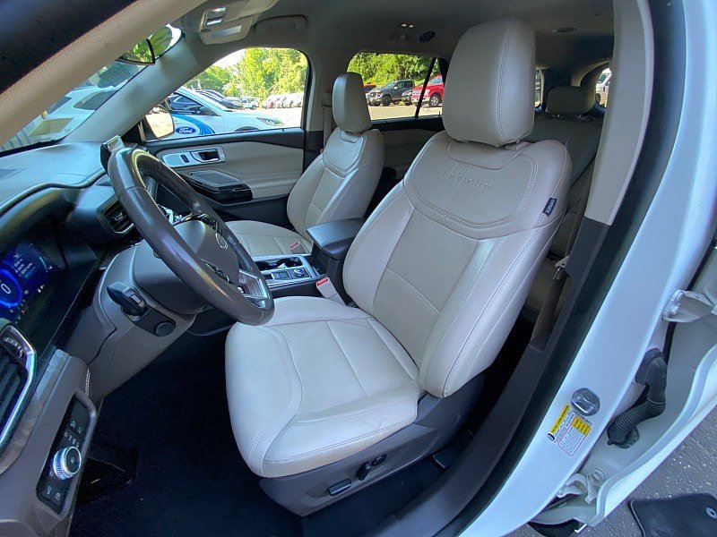 Certified 2023 Ford Explorer Platinum w/ Technology Package AWD/4WD image 24