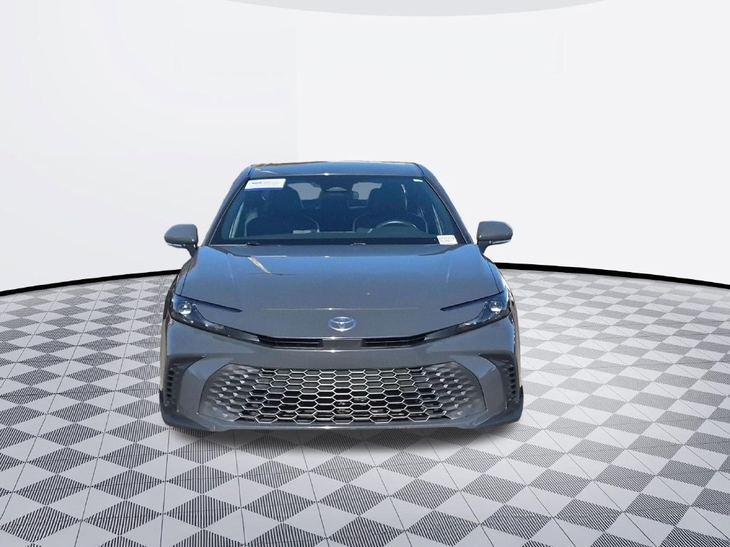 Used 2025 Toyota Camry SE FWD image 9
